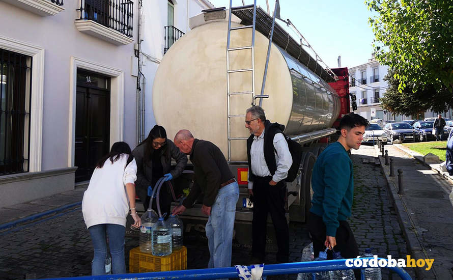 La plataforma cree que la retirada del suministro de agua potable mediante camiones cisterna en el Norte de Córdoba debió hacerse de forma progresiva